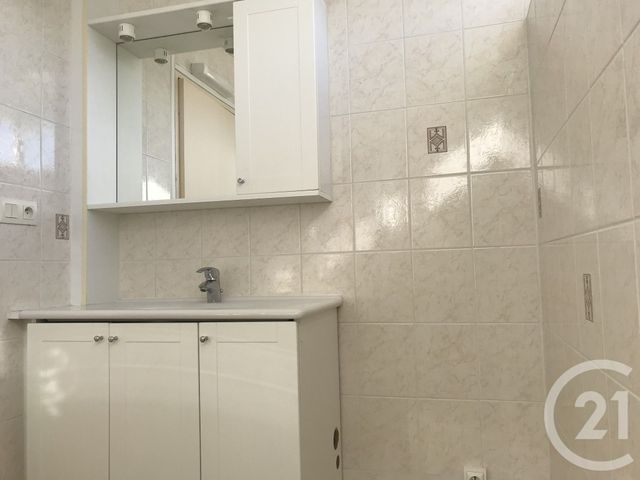 Appartement F4 à louer - 4 pièces - 81.97 m2 - CHATEAUROUX - 36 - CENTRE - Century 21 Adressimmo