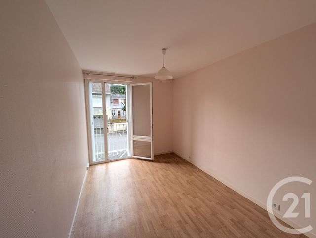 Appartement F4 à louer - 4 pièces - 81.97 m2 - CHATEAUROUX - 36 - CENTRE - Century 21 Adressimmo