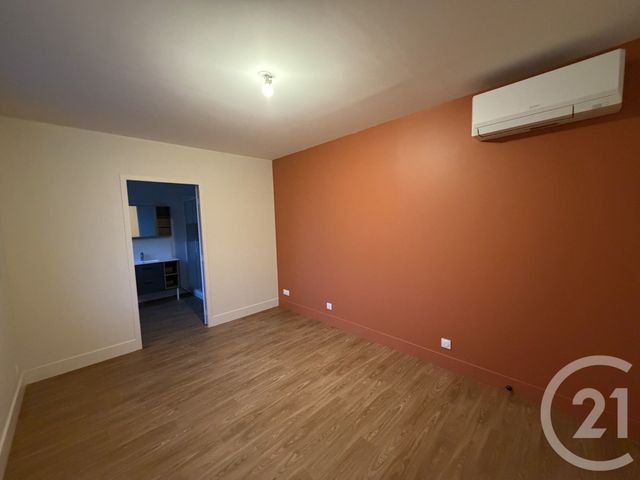 Appartement T2 à louer - 2 pièces - 62.1 m2 - CHATEAUROUX - 36 - CENTRE - Century 21 Adressimmo