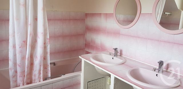 Appartement T4 à louer - 4 pièces - 72.27 m2 - CHATEAUROUX - 36 - CENTRE - Century 21 Adressimmo