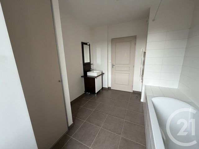Appartement T3 à louer - 3 pièces - 68.32 m2 - CHATEAUROUX - 36 - CENTRE - Century 21 Adressimmo