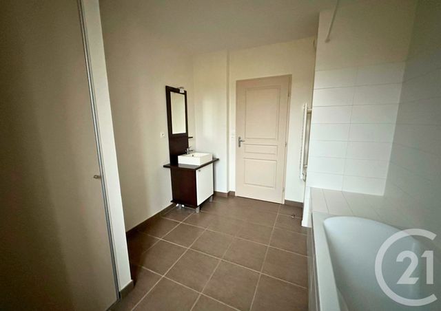 Appartement T3 à louer - 3 pièces - 68.32 m2 - CHATEAUROUX - 36 - CENTRE - Century 21 Adressimmo