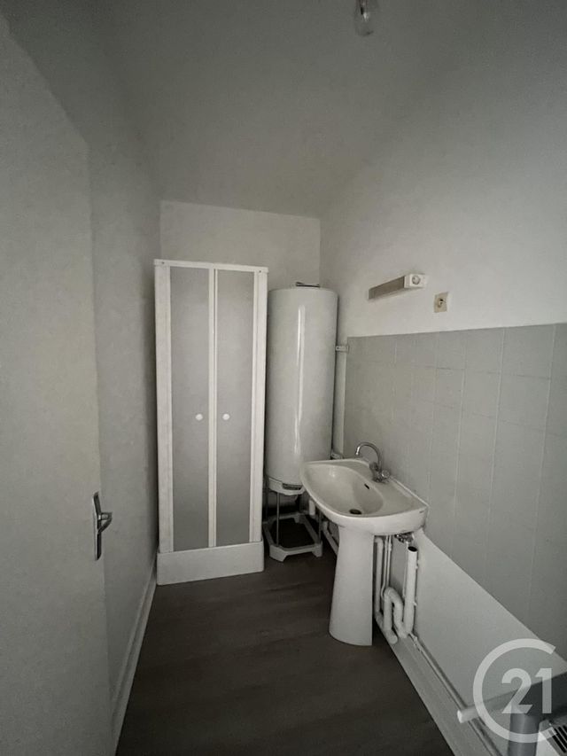 Appartement à louer - 3 pièces - 45.0 m2 - ST MAUR - 36 - CENTRE - Century 21 Adressimmo