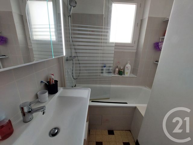 maison à vendre - 4 pièces - 87.0 m2 - CHEZAL BENOIT - 18 - CENTRE - Century 21 Adressimmo