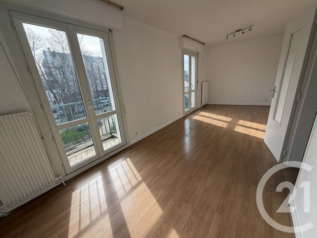 Appartement T3 à louer - 3 pièces - 63.23 m2 - CHATEAUROUX - 36 - CENTRE - Century 21 Adressimmo