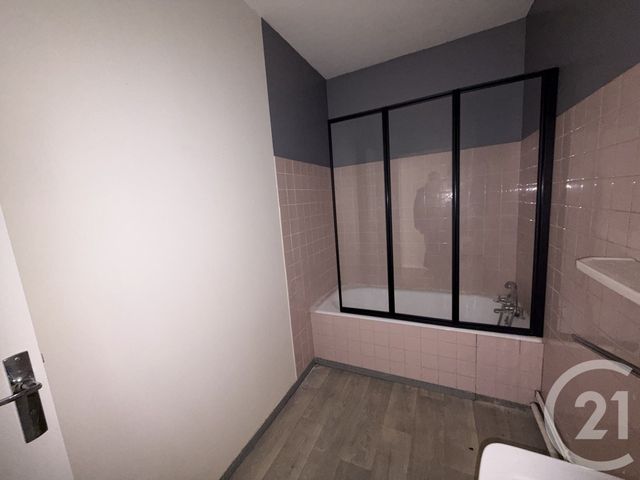 Appartement T3 à louer - 3 pièces - 63.23 m2 - CHATEAUROUX - 36 - CENTRE - Century 21 Adressimmo