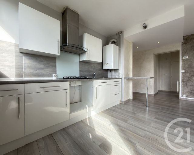 Appartement à vendre - 3 pièces - 57.2 m2 - CHATEAUROUX - 36 - CENTRE - Century 21 Adressimmo