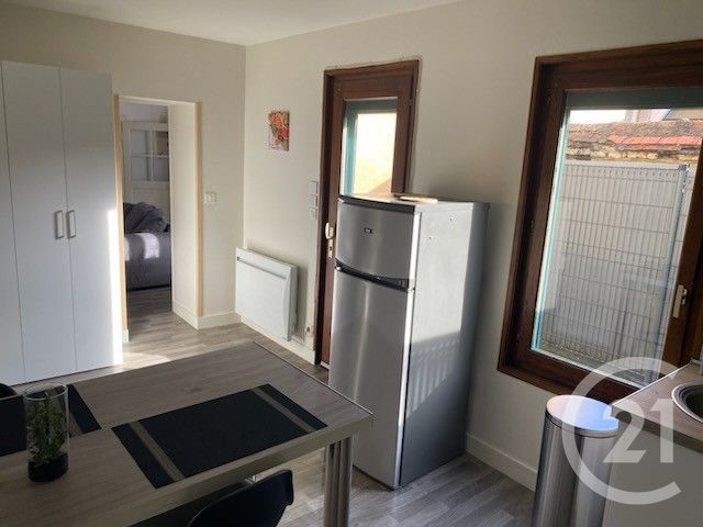 Appartement T2 à louer - 2 pièces - 50.07 m2 - CHATEAUROUX - 36 - CENTRE - Century 21 Adressimmo