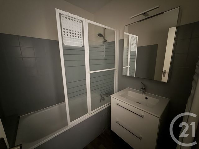 Appartement T2 à louer - 2 pièces - 50.07 m2 - CHATEAUROUX - 36 - CENTRE - Century 21 Adressimmo