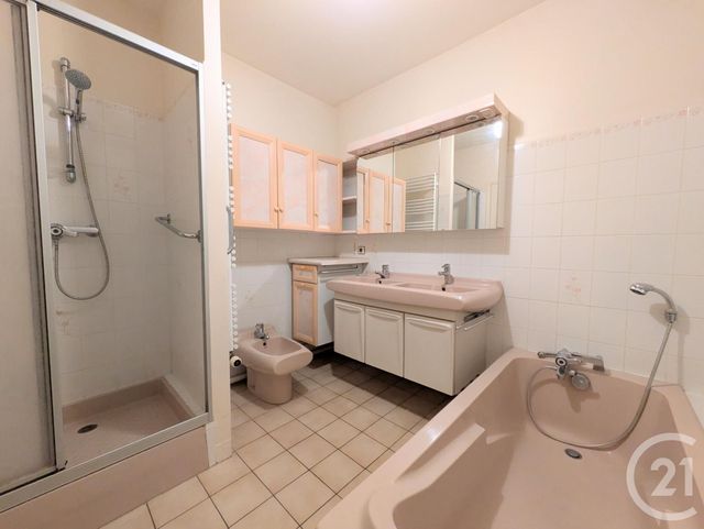 Appartement à vendre - 4 pièces - 106.48 m2 - CHATEAUROUX - 36 - CENTRE - Century 21 Adressimmo