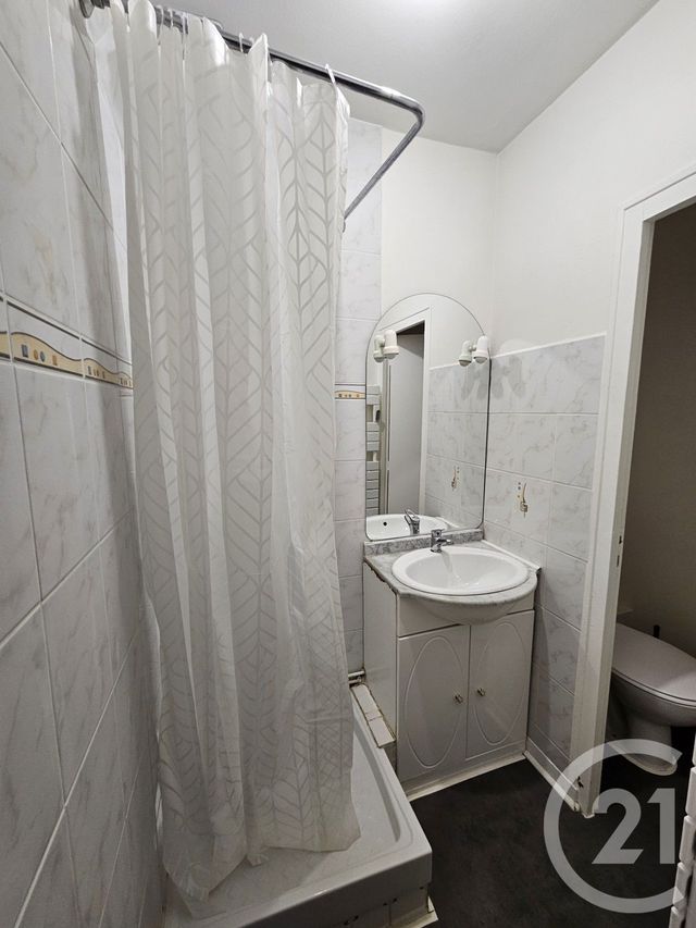 Appartement T2 à louer - 2 pièces - 29.56 m2 - CHATEAUROUX - 36 - CENTRE - Century 21 Adressimmo