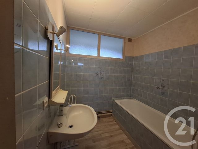 Appartement à vendre - 5 pièces - 70.0 m2 - CHATEAUROUX - 36 - CENTRE - Century 21 Adressimmo