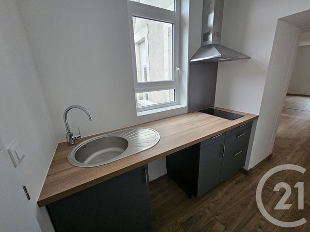 Appartement T2 à louer - 2 pièces - 29.96 m2 - CHATEAUROUX - 36 - CENTRE - Century 21 Adressimmo