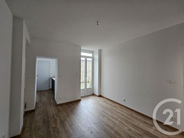 Appartement T2 à louer - 2 pièces - 29.96 m2 - CHATEAUROUX - 36 - CENTRE - Century 21 Adressimmo