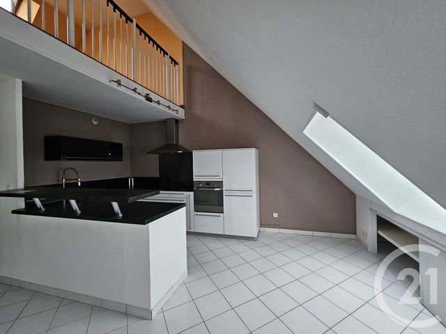 Appartement T2 à louer - 2 pièces - 68.11 m2 - CHATEAUROUX - 36 - CENTRE - Century 21 Adressimmo