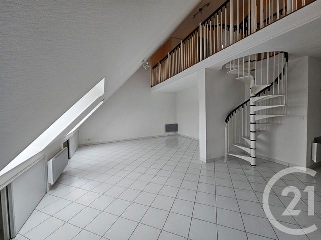 Appartement T2 à louer - 2 pièces - 68.11 m2 - CHATEAUROUX - 36 - CENTRE - Century 21 Adressimmo