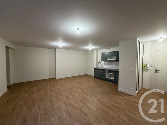 Appartement T2 à louer - 2 pièces - 62.1 m2 - CHATEAUROUX - 36 - CENTRE - Century 21 Adressimmo
